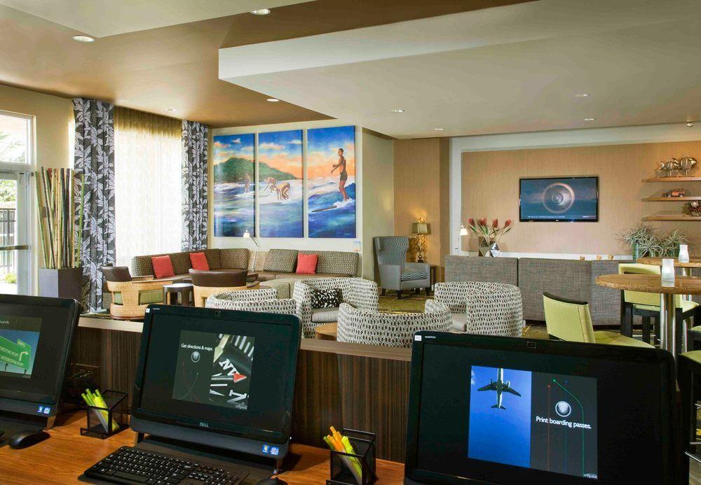 Courtyard By Marriott Maui Kahului Airport Hotel Exterior photo