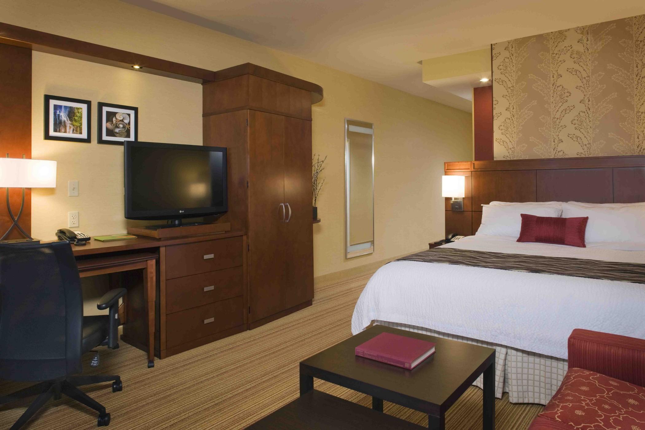 Courtyard By Marriott Maui Kahului Airport Hotel Exterior photo