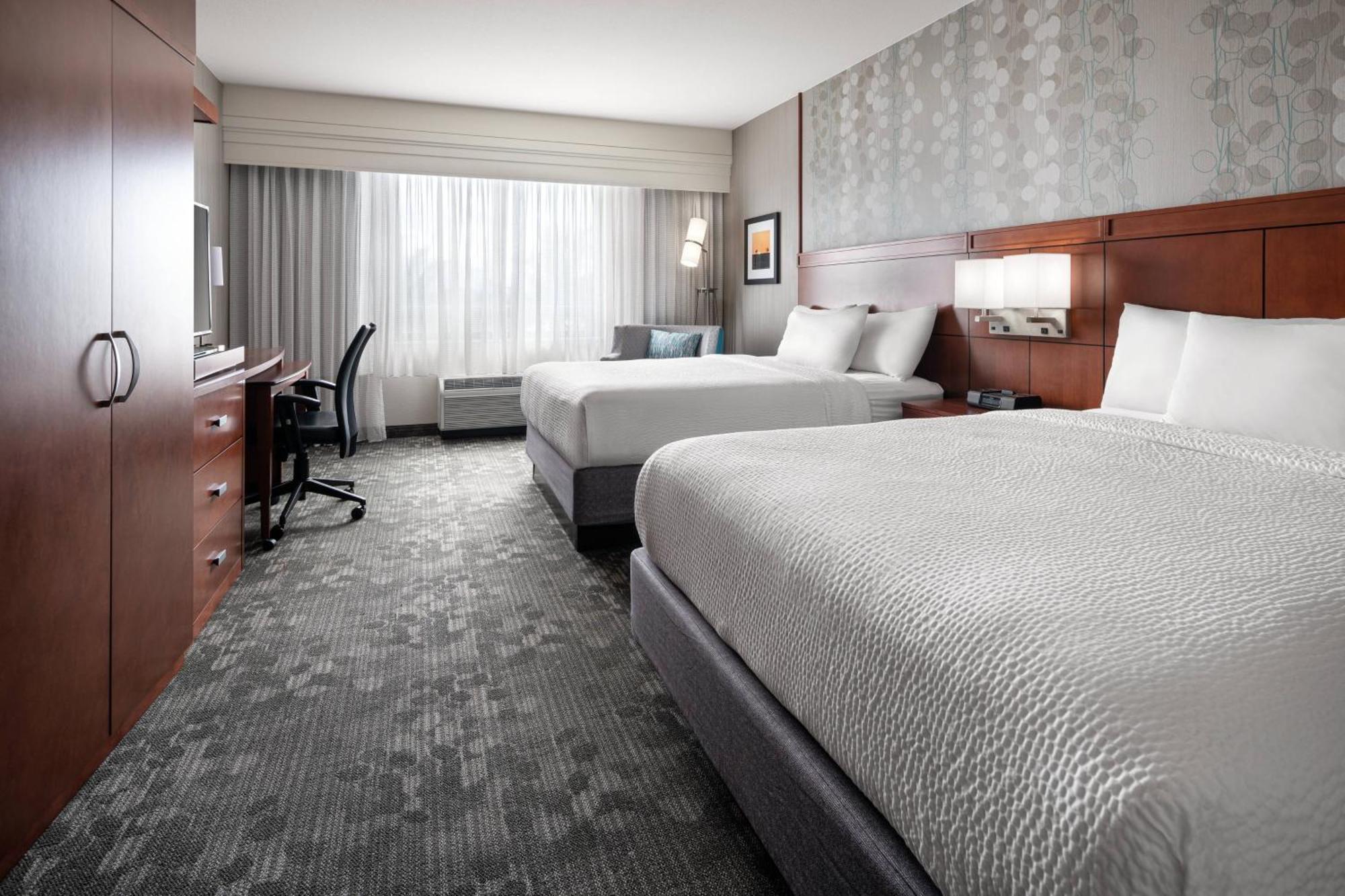 Courtyard By Marriott Maui Kahului Airport Hotel Exterior photo
