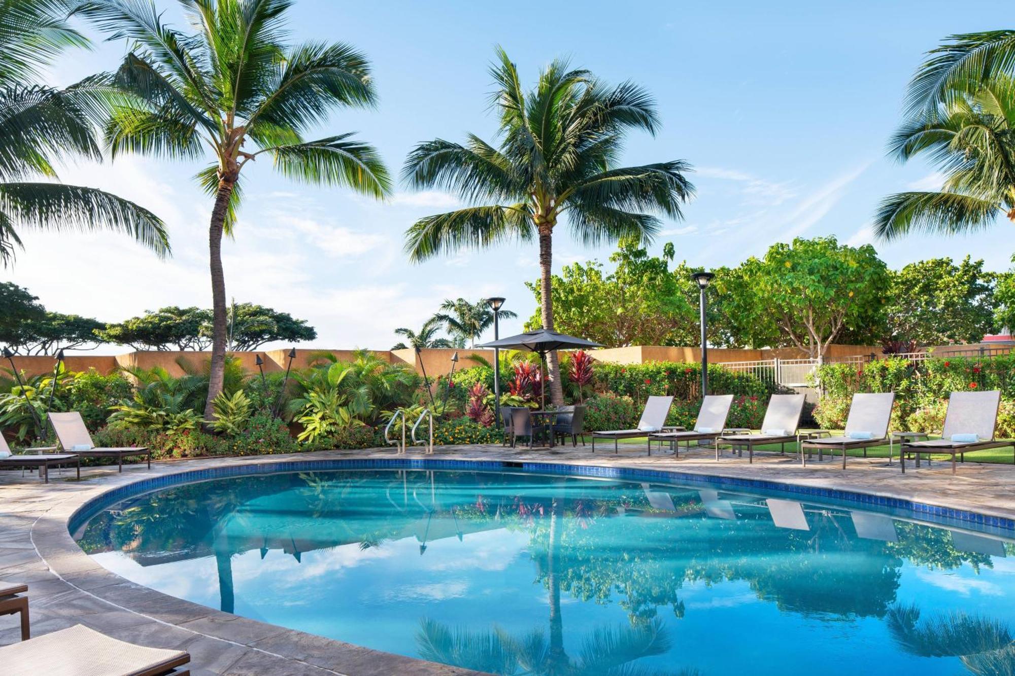 Courtyard By Marriott Maui Kahului Airport Hotel Exterior photo