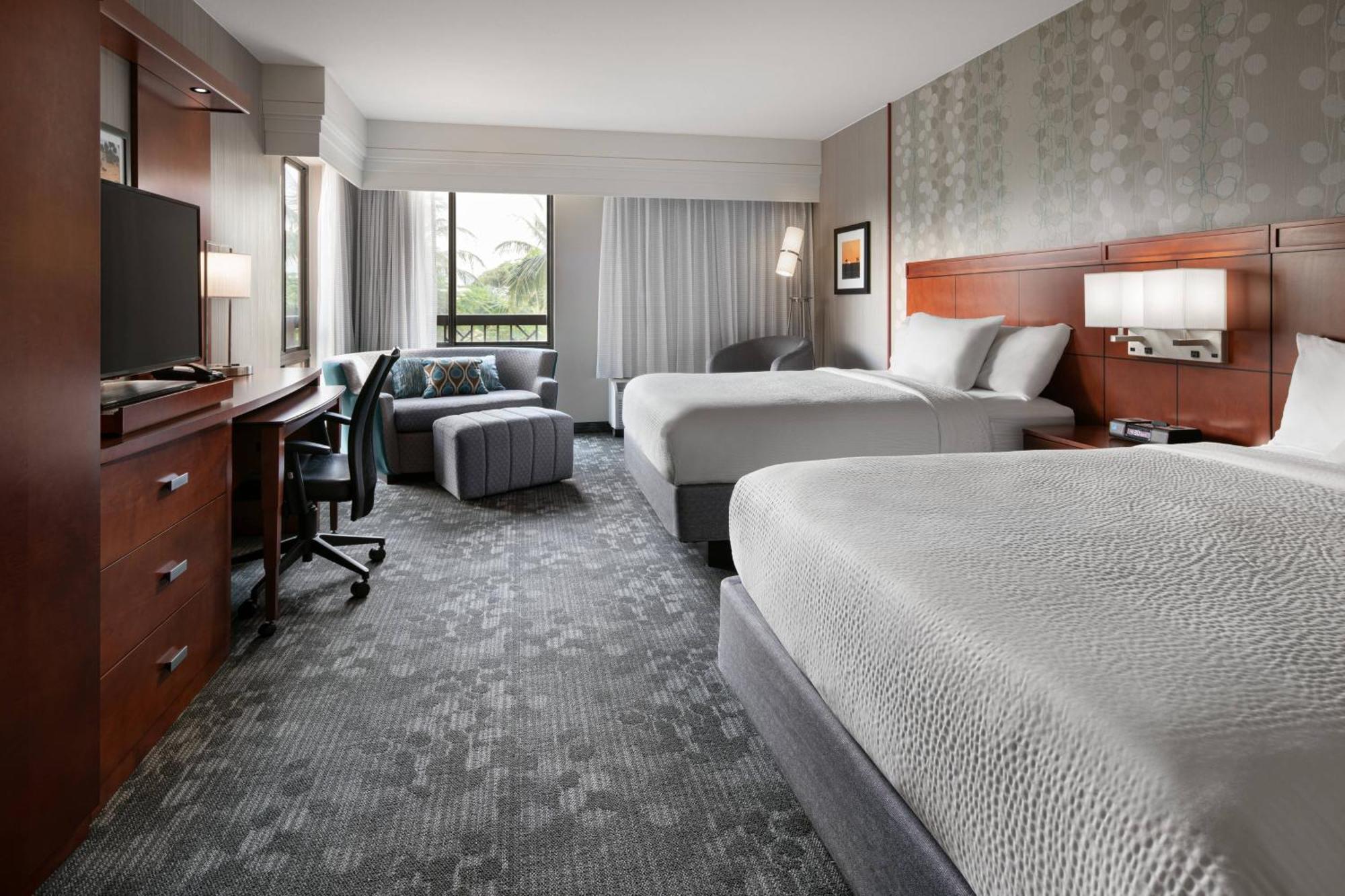 Courtyard By Marriott Maui Kahului Airport Hotel Exterior photo
