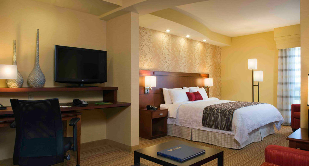 Courtyard By Marriott Maui Kahului Airport Hotel Exterior photo